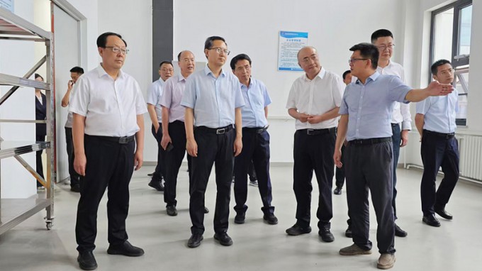 甘肅國投集團(tuán)黨委書記、董事長(zhǎng)成廣平一行到西部工程檢測(cè)研發(fā)基地調(diào)研
